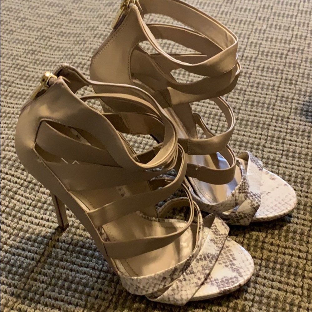 Also strappy sandal